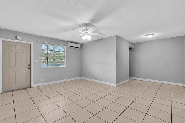626 SW 14TH Avenue 212, Fort Lauderdale, FL 33312