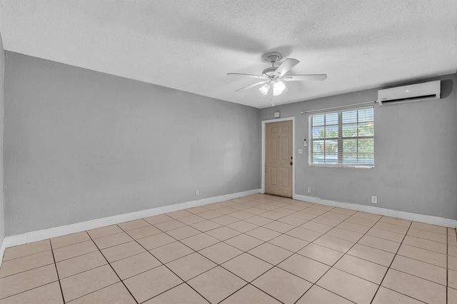 626 SW 14TH Avenue 212, Fort Lauderdale, FL 33312