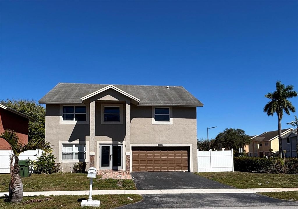 9711 SW 13th Street, Pembroke Pines, FL 33025