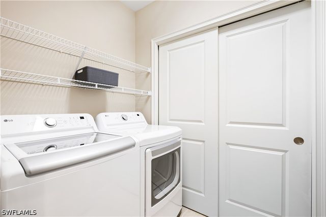 9441 Benvenuto CT 102, Naples, FL 34119