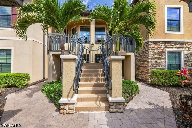 9441 Benvenuto CT 102, Naples, FL 34119