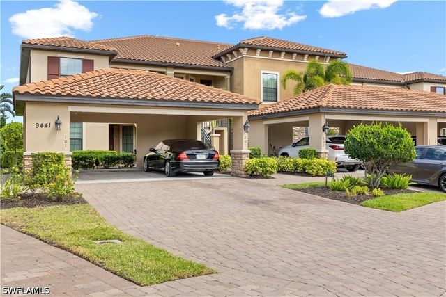 9441 Benvenuto CT 102, Naples, FL 34119