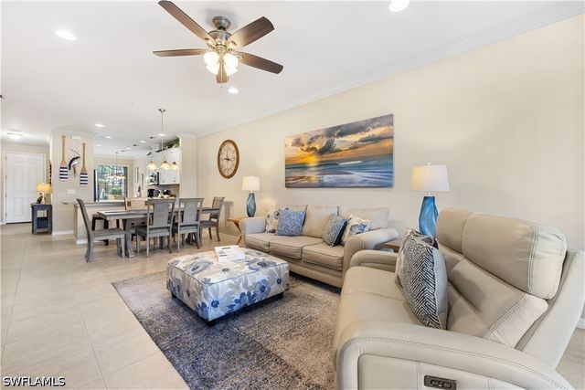 9441 Benvenuto CT 102, Naples, FL 34119