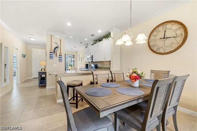 9441 Benvenuto CT 102, Naples, FL 34119