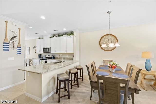 9441 Benvenuto CT 102, Naples, FL 34119