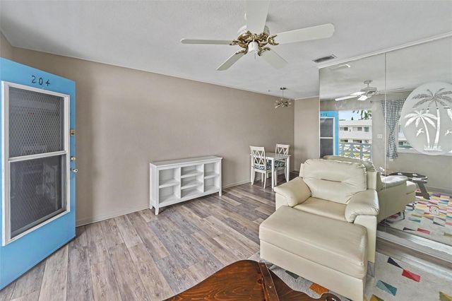 8555 112TH STREET N 204, Seminole, FL 33772