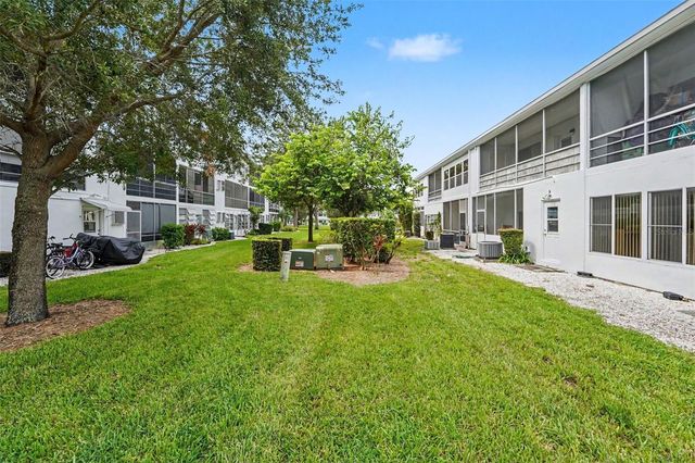 8555 112TH STREET N 204, Seminole, FL 33772