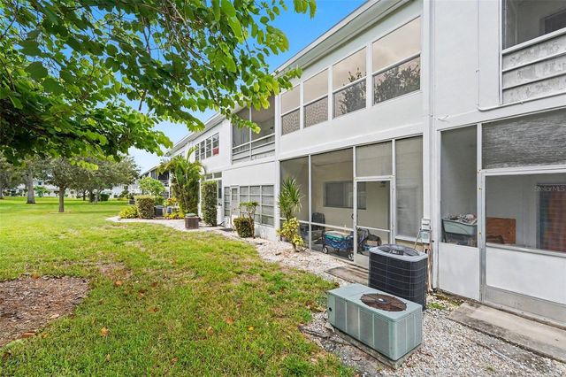 8555 112TH STREET N 204, Seminole, FL 33772