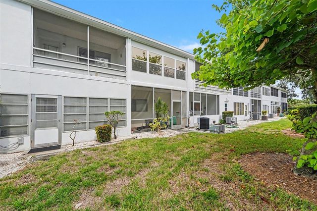 8555 112TH STREET N 204, Seminole, FL 33772