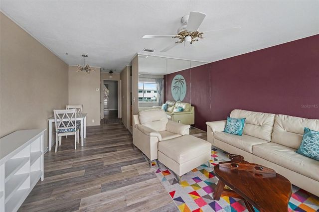 8555 112TH STREET N 204, Seminole, FL 33772
