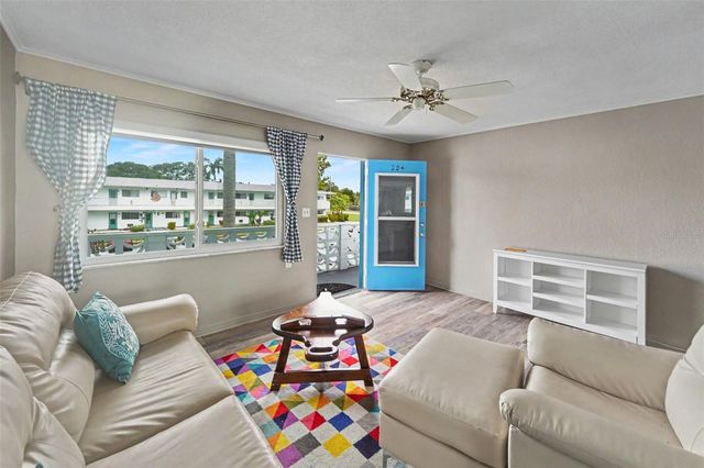 8555 112TH STREET N 204, Seminole, FL 33772