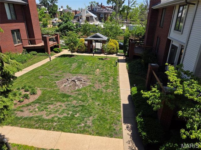 433 Clara Avenue 12, St Louis, MO 63112