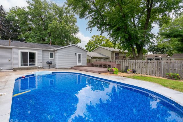 3413 34th Avenue, Moline, IL 61265