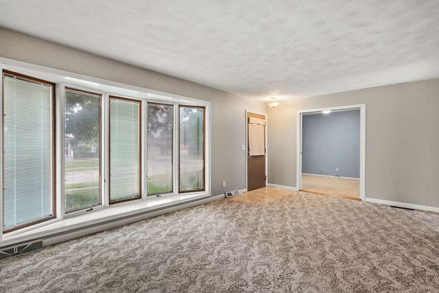 3413 34th Avenue, Moline, IL 61265