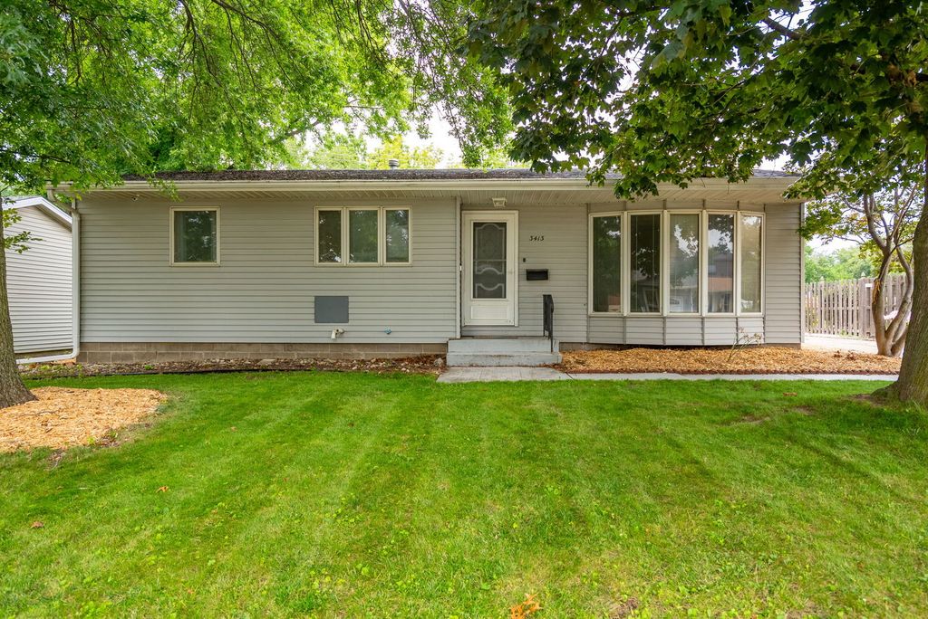3413 34th Avenue, Moline, IL 61265