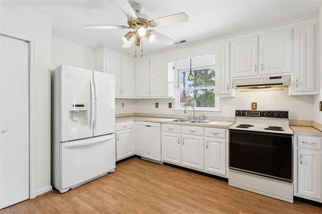 1604 Colonial AVE, Smithfield, VA 23430