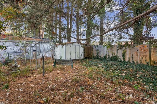 1604 Colonial AVE, Smithfield, VA 23430