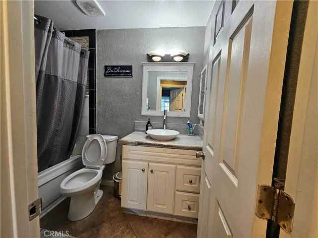 7907 Standish Avenue, Riverside, CA 92509