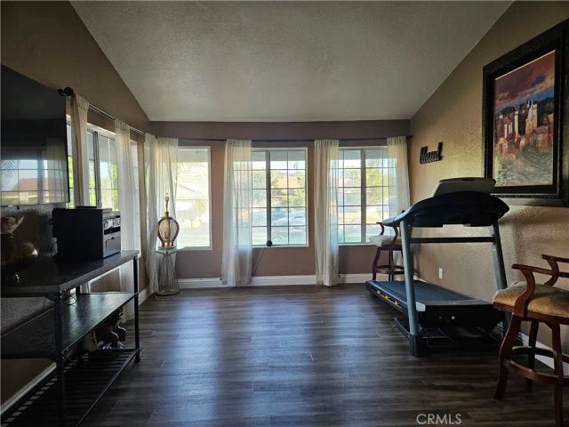 7907 Standish Avenue, Riverside, CA 92509
