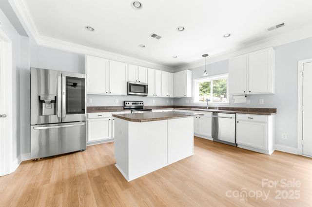 2406 Harwood Hills Lane, Charlotte, NC 28214