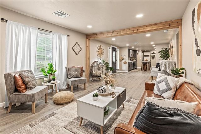 605 W Rogers Street, El Reno, OK 73036