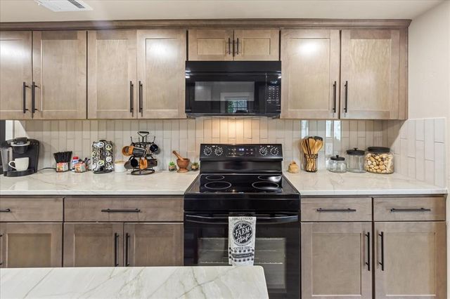 605 W Rogers Street, El Reno, OK 73036