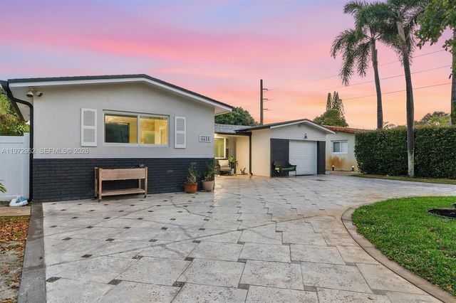 5518 Mckinley St, Hollywood, FL 33021