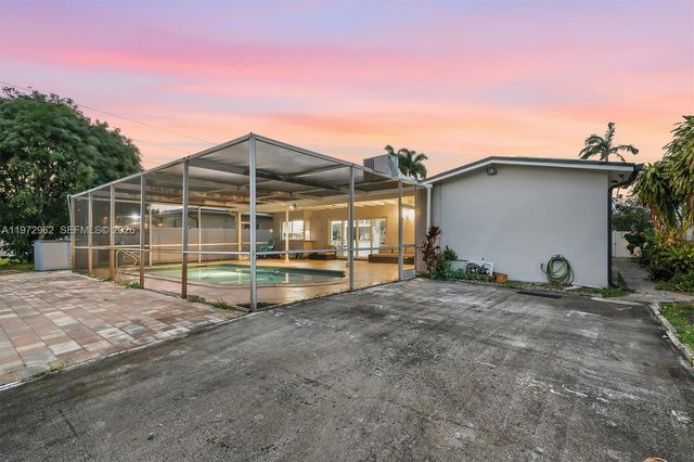 5518 Mckinley St, Hollywood, FL 33021