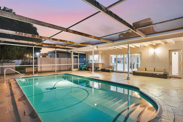 5518 Mckinley St, Hollywood, FL 33021