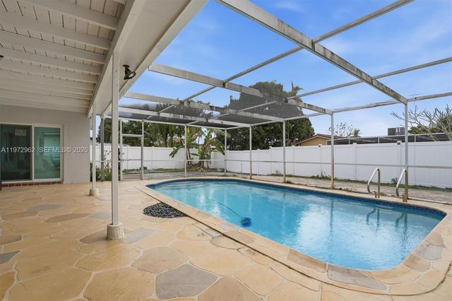 5518 Mckinley St, Hollywood, FL 33021