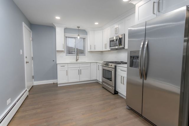 8210 S 84th Avenue 1N, Justice, IL 60458