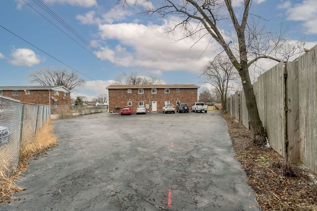 8210 S 84th Avenue 1N, Justice, IL 60458