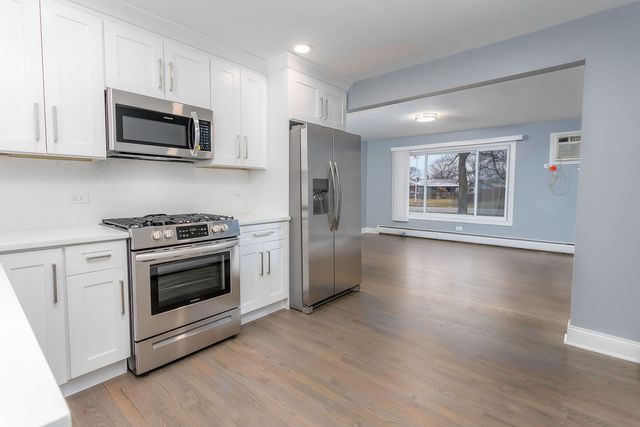 8210 S 84th Avenue 1N, Justice, IL 60458