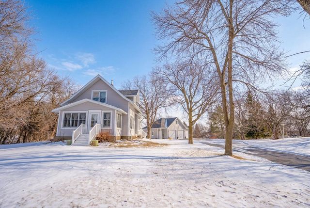 6077 Long Lake Road, Willmar, MN 56201