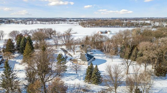 6077 Long Lake Road, Willmar, MN 56201