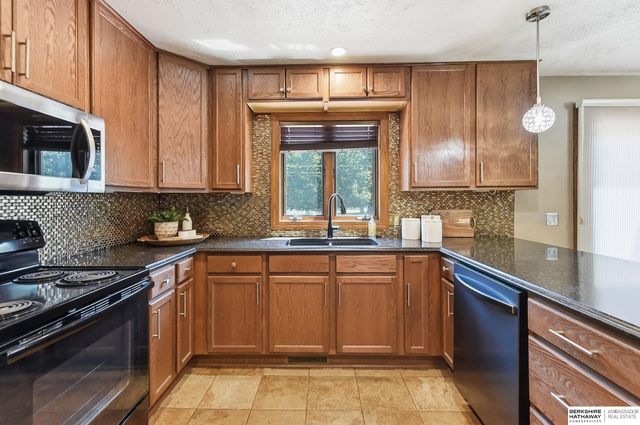 3629 S 107th Avenue Circle, Omaha, NE 68124