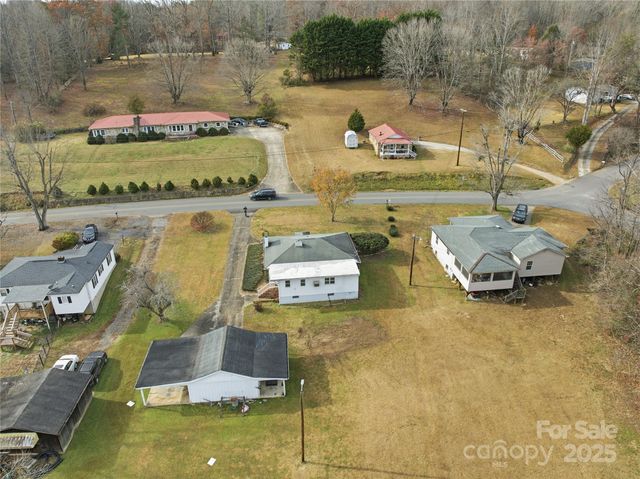 940 Meadowlane Drive NW, Lenoir, NC 28645