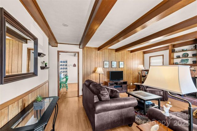 940 Meadowlane Drive NW, Lenoir, NC 28645