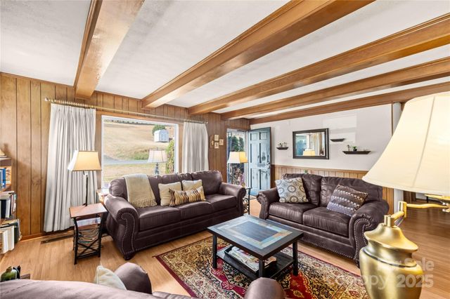 940 Meadowlane Drive NW, Lenoir, NC 28645