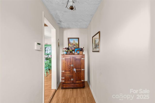 940 Meadowlane Drive NW, Lenoir, NC 28645