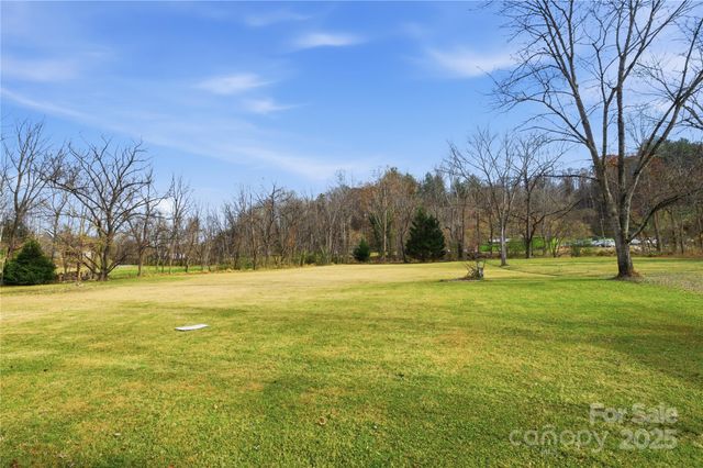 940 Meadowlane Drive NW, Lenoir, NC 28645