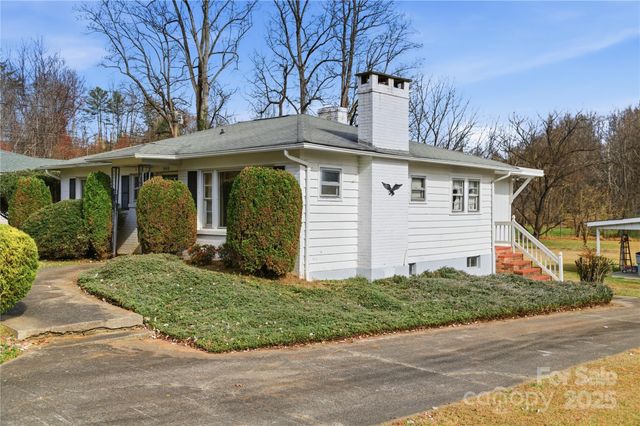 940 Meadowlane Drive NW, Lenoir, NC 28645