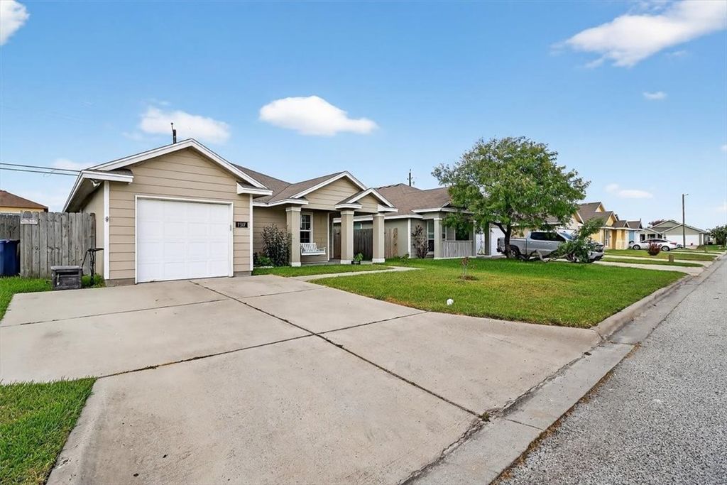 7317 Kolda Dr, Corpus Christi, TX 78414