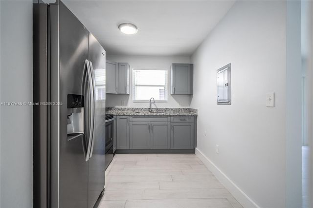 465 NE 59th St 24, Miami, FL 33137