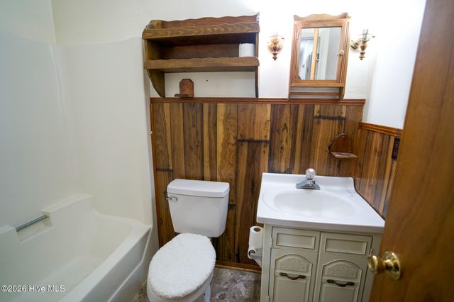 1287 Mount Pleasant Road, Swansboro, NC 28584