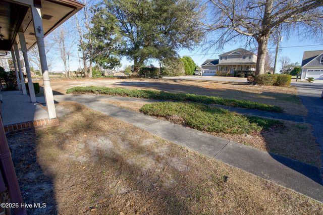 1287 Mount Pleasant Road, Swansboro, NC 28584