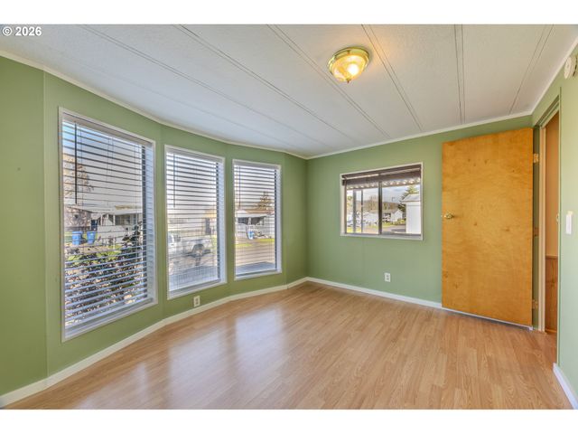 56 MANOR Loop, Roseburg, OR 97471