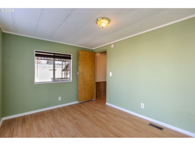 56 MANOR Loop, Roseburg, OR 97471