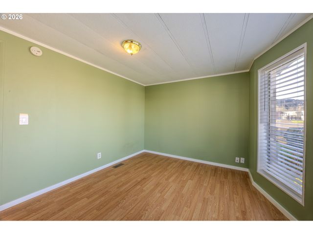 56 MANOR Loop, Roseburg, OR 97471