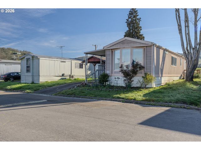 56 MANOR Loop, Roseburg, OR 97471